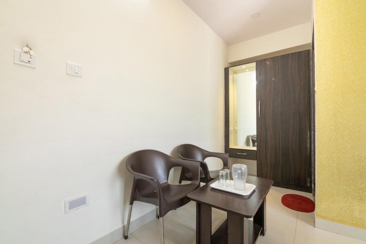 Hotel Oyo 13594 Mathrushree Residency Bangalore Exterior foto